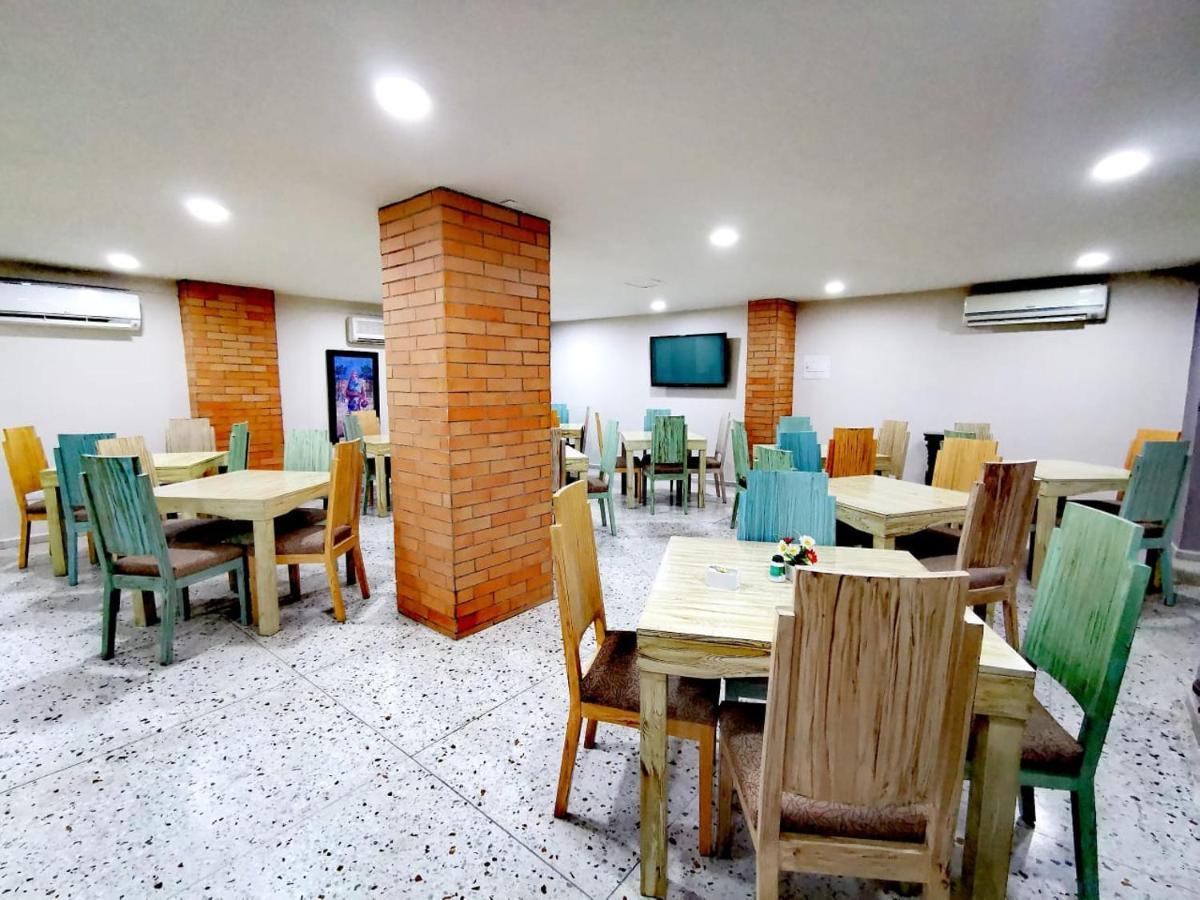 Hotel Torre Del Prado 巴兰基亚 外观 照片