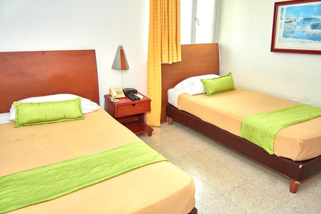 Hotel Torre Del Prado 巴兰基亚 外观 照片