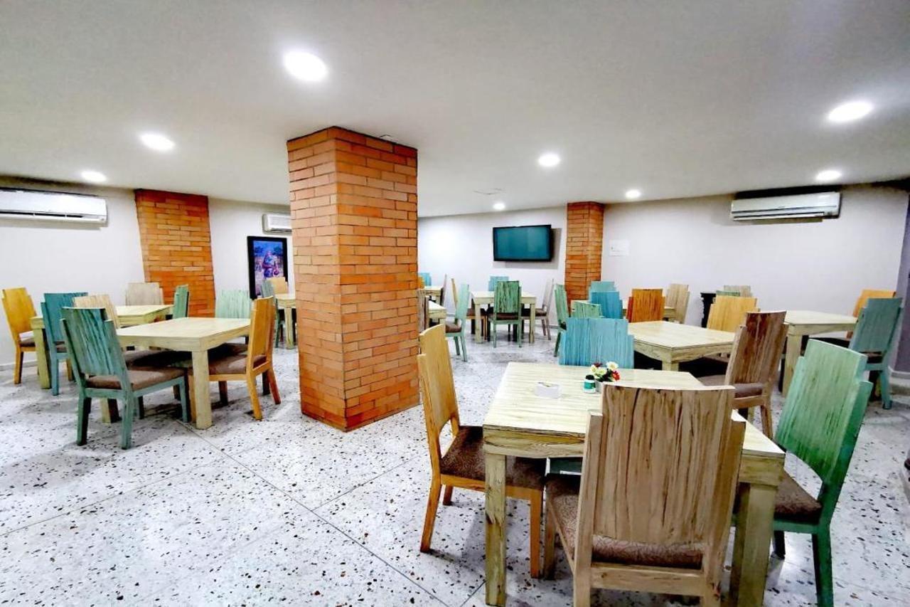 Hotel Torre Del Prado 巴兰基亚 外观 照片