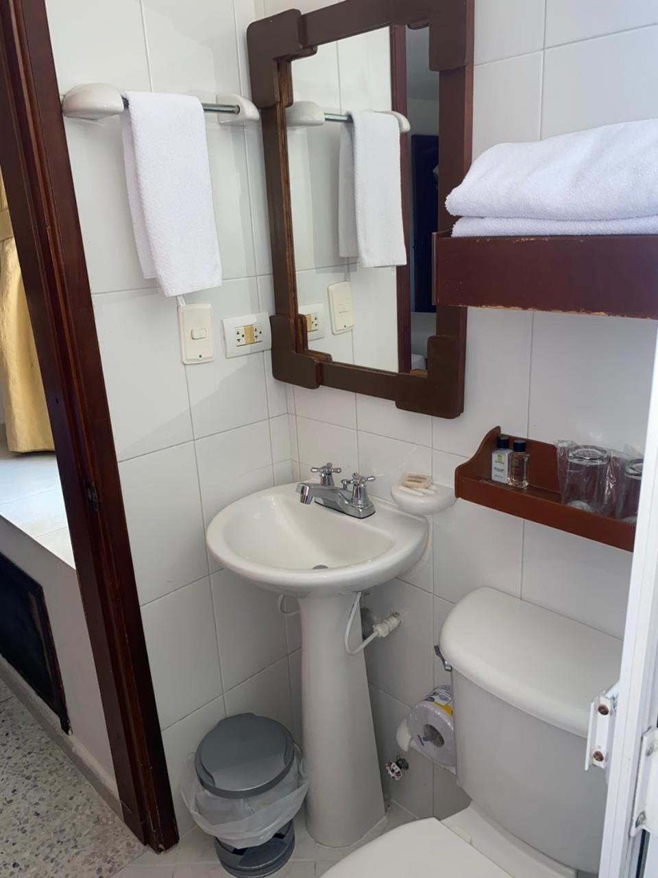 Hotel Torre Del Prado 巴兰基亚 外观 照片